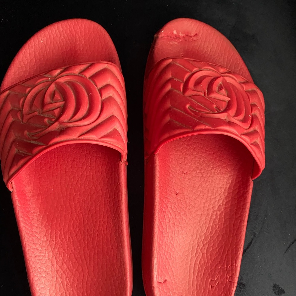 Red Gucci pool slides 5 mens (fits womens 7)